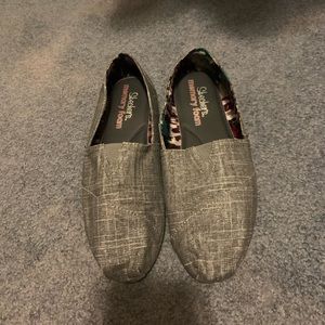 Skechers slip on